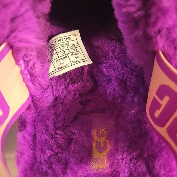 UGG Fluff Yeah Berrylicious  Slide Slippers Mules Size 6 Purple Magenta Pink - Picture 6 of 11